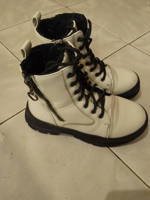 Продам ботинки с натуральным мехом