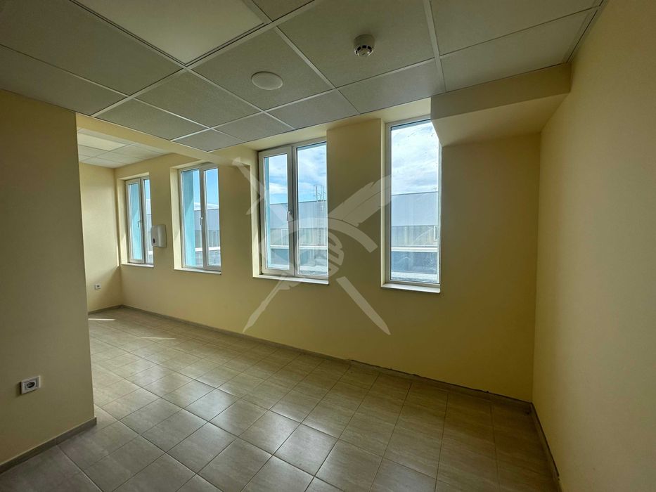 Дава се под наем Офис в Пловдив, Кършияка - 467 кв.м за 2958 € - Снимка #8