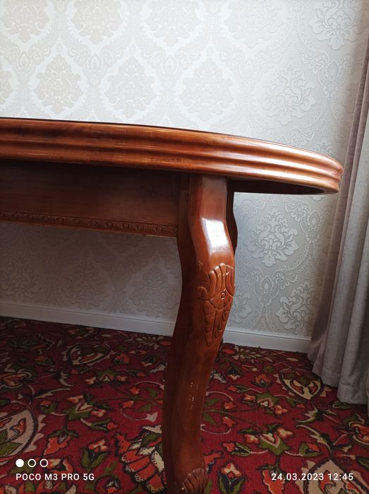 Стол для гостиной