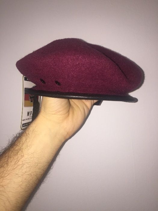 Bereta neagra/verde/visinie/rosie/bluemarin