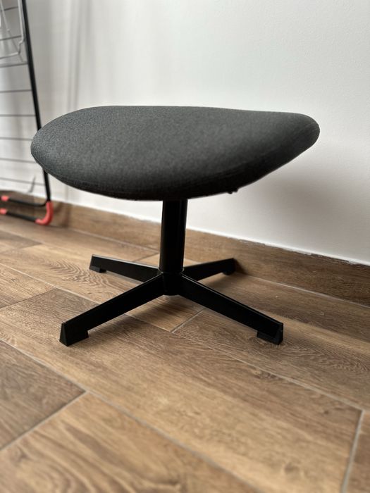 Taburet/Scaun NOU, cadrul din oțel si șezut placaj și spumă. 200 Kg