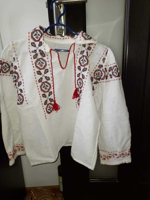 Vand camasa traditionala copii