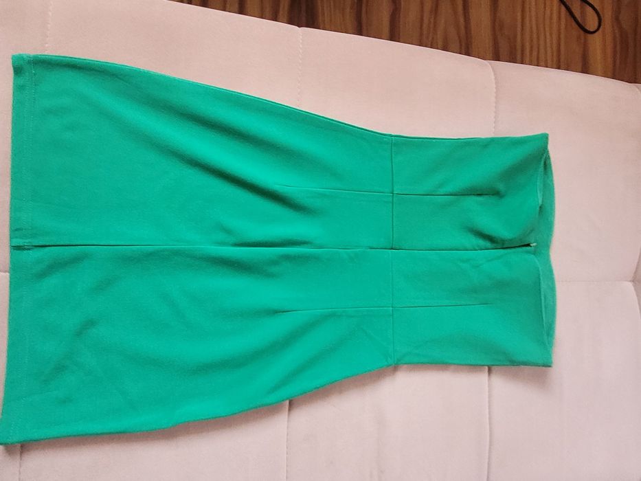 Тревисто зелена рокля