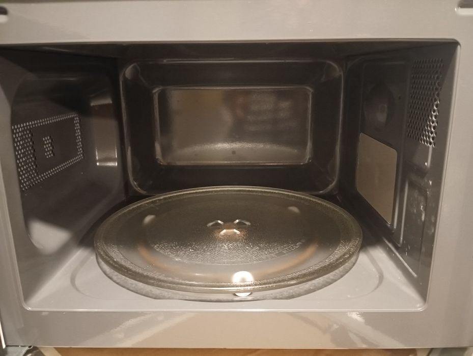 Микровълнова фурна Нео