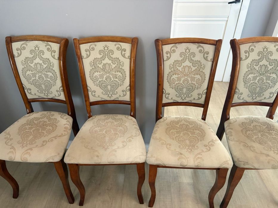 Продам стулья 4 штук