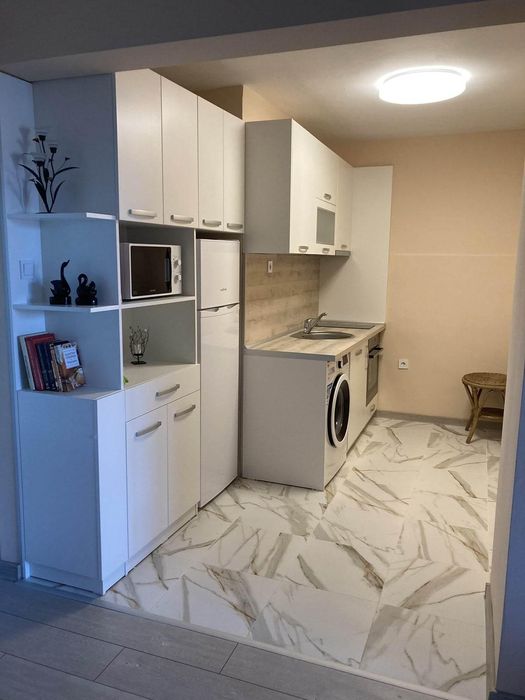 Дава се под наем Тристаен апартамент в Варна, Център - 80 кв.м за 650 € - Снимка #1