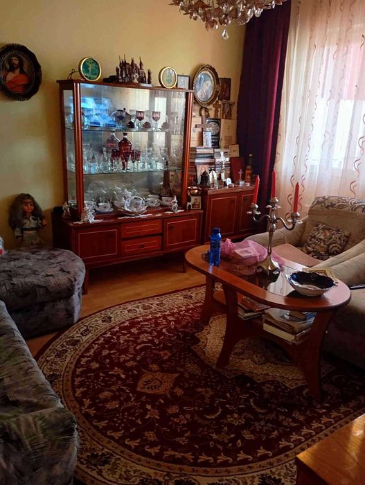 Vand apartament 3 camere