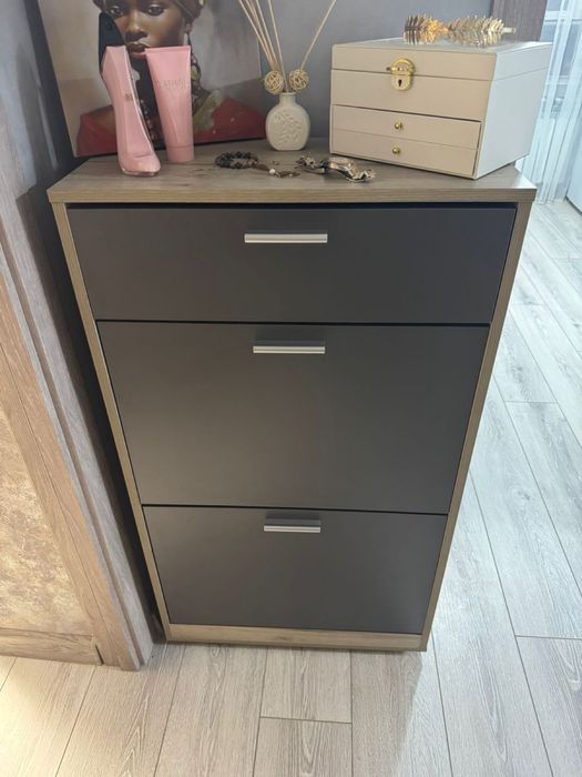 Продам обувницу Ikea