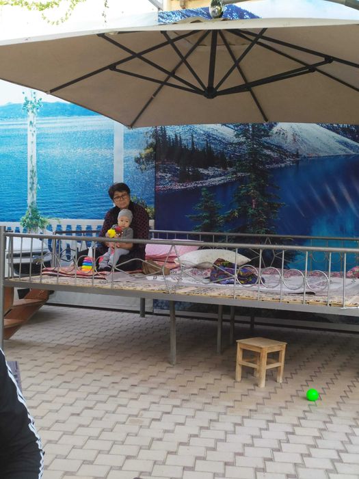 Продам б\у зонт уличный SUN на алюминиевом каркасе