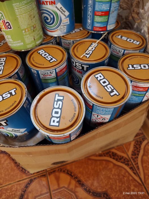Vând vopsea rost  ocru!