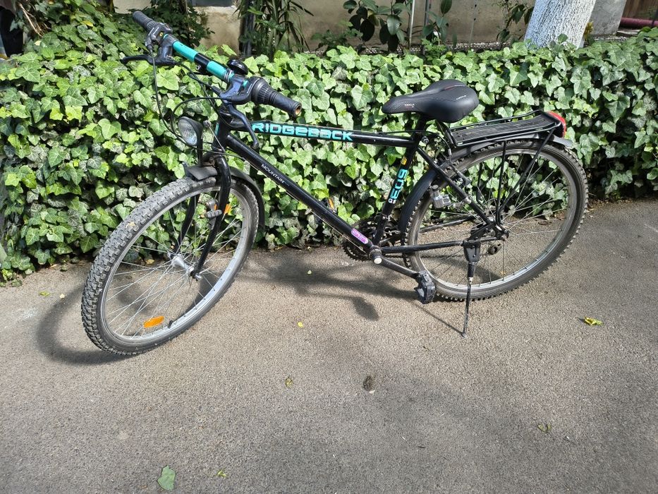 Vând bicicleta .