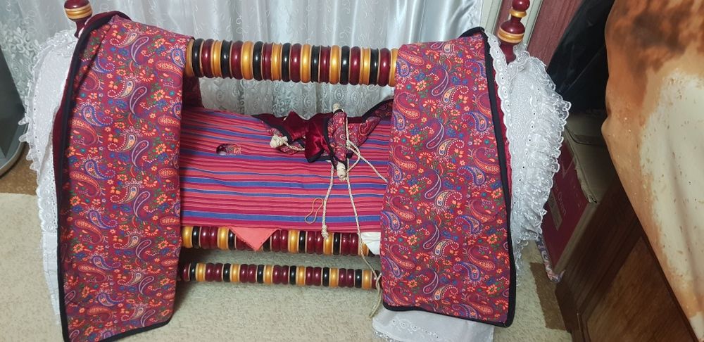 Янги бешик сотилади бир ой ишлатилган хамма нарсаси бор