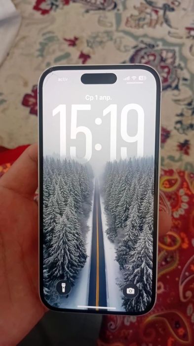 iPhone 16 продаются