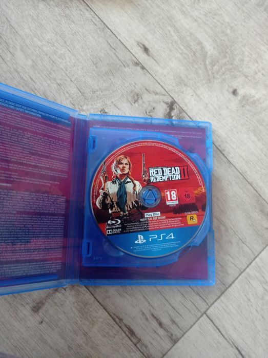 Продаю диск пс4/5 Red dead redemption 2 б/у