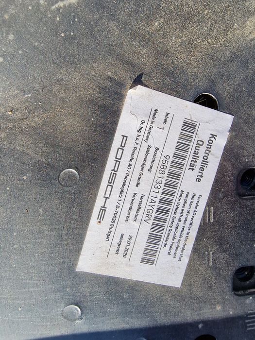 Porsche Macan 2019 задна престилка,маска,вътрешна част