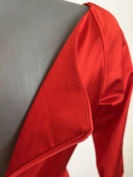 Rochie elegantă roșu viu M