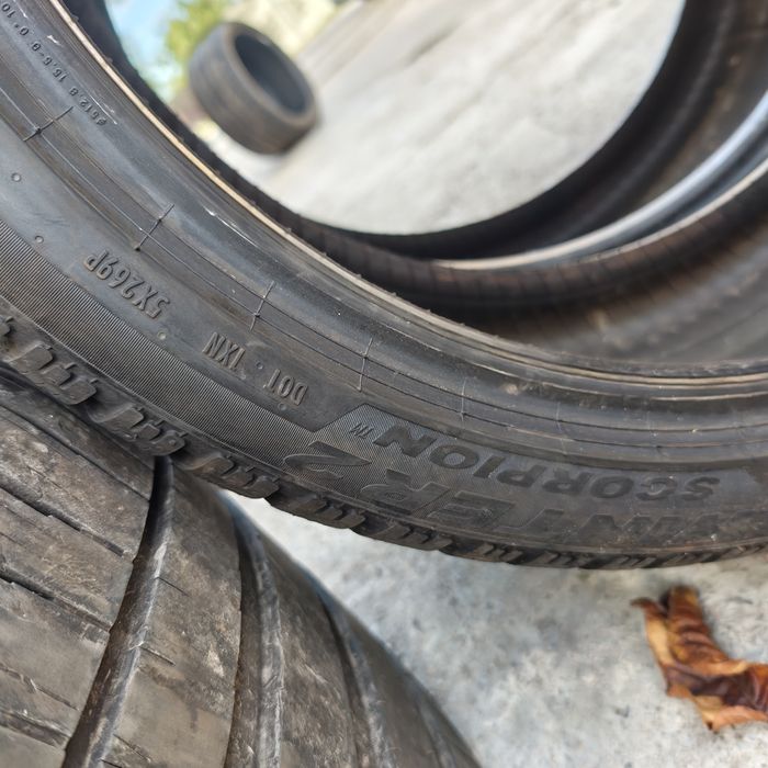 Anvelope 235/40R20 marca Pirelli, DOT 2023,M+S, 7 mm