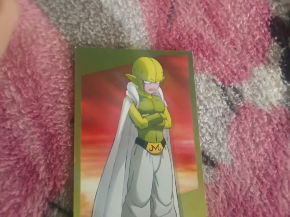 Dragon  Ball daima trading collection toate sunt in stare  perfecta/buna dar dr.arinsu are zgarieturi pe spate si pe fata pretul este negociabil.