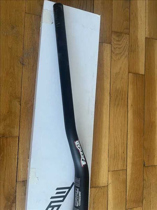 Renthal Fatbar 800 мм / 40 мм Rise / 31.8 мм