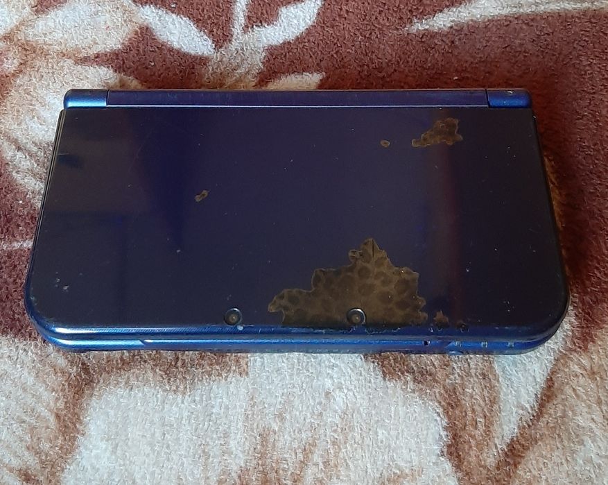 Vând New Nintendo 3ds XL blue în stare bună estetică impecabil