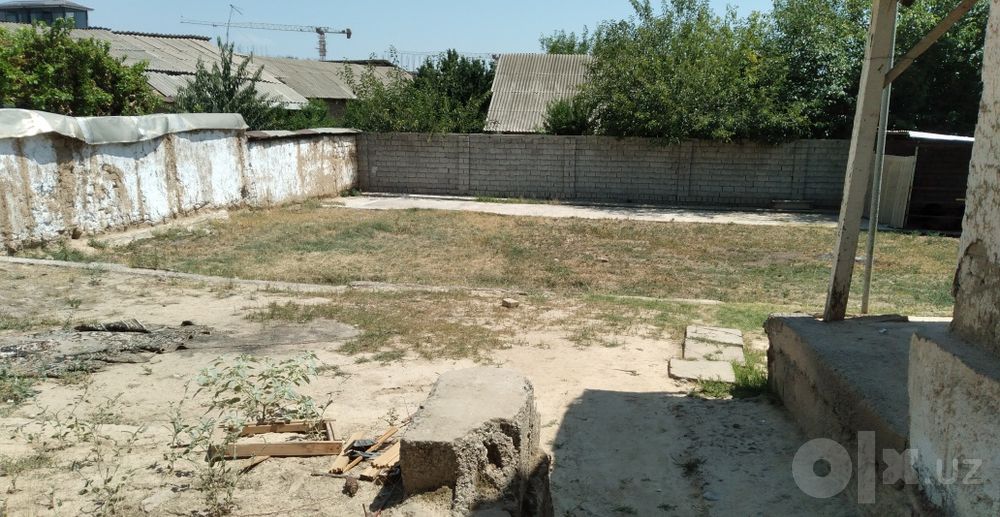 Учаскани ярими 5,5 сотиги сотилади Кибрай тумани,Салар.