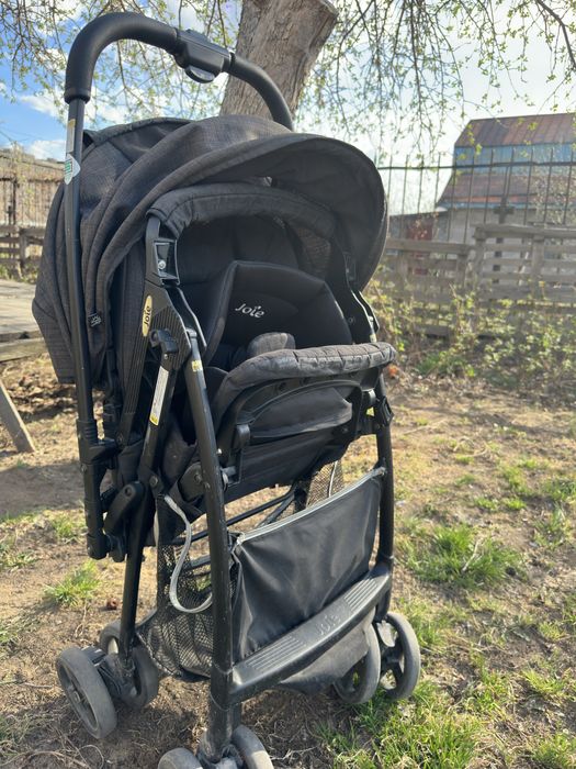 Продам коляску joie