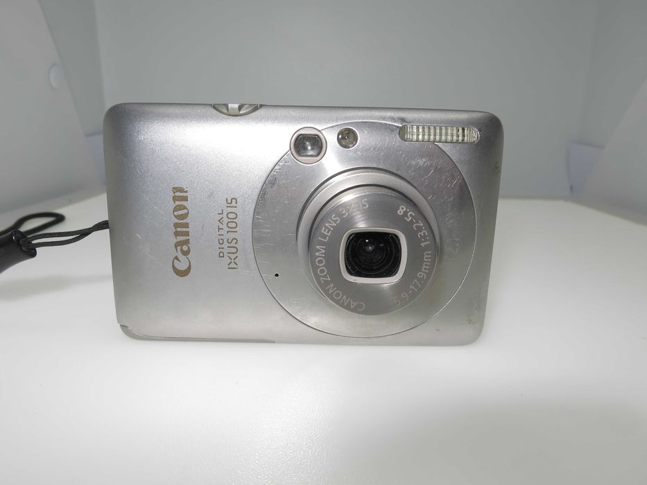 Canon Digital IXUS 100 ултра компактен фотоапарат камера, комплект