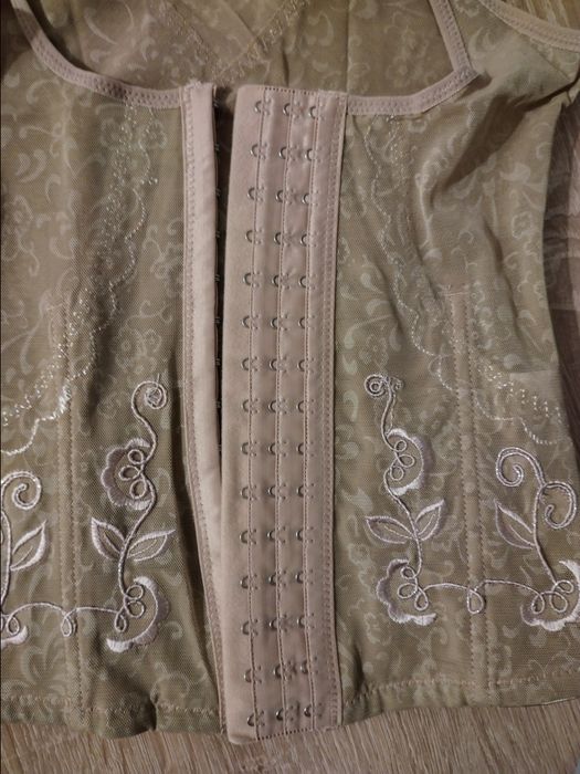 Corset modelator Nou)