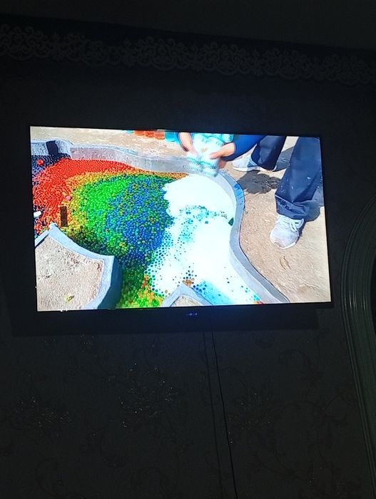 WOLTO TV SOTILADI holati yengide idyal tinnu korsatadi smart tv: 150 у.е. - Телевизоры Ташкент на Olx