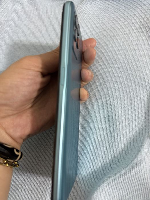 Телефон Realme narzo 50