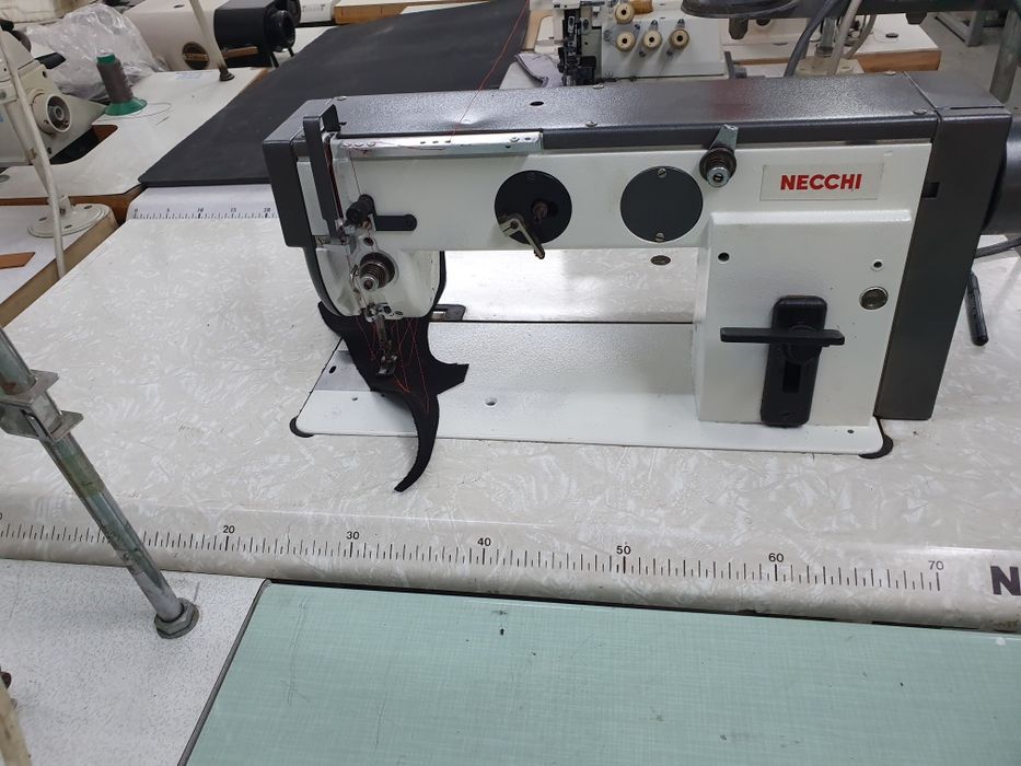 Masina de cusut Cu dublu transport Necchi