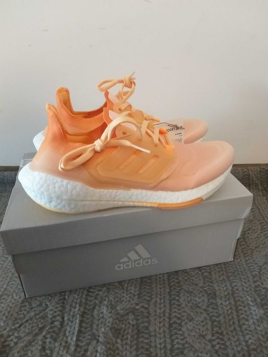 adidas UltraBoost 22 'Flash Orange -  дамски маратонки НОВИ