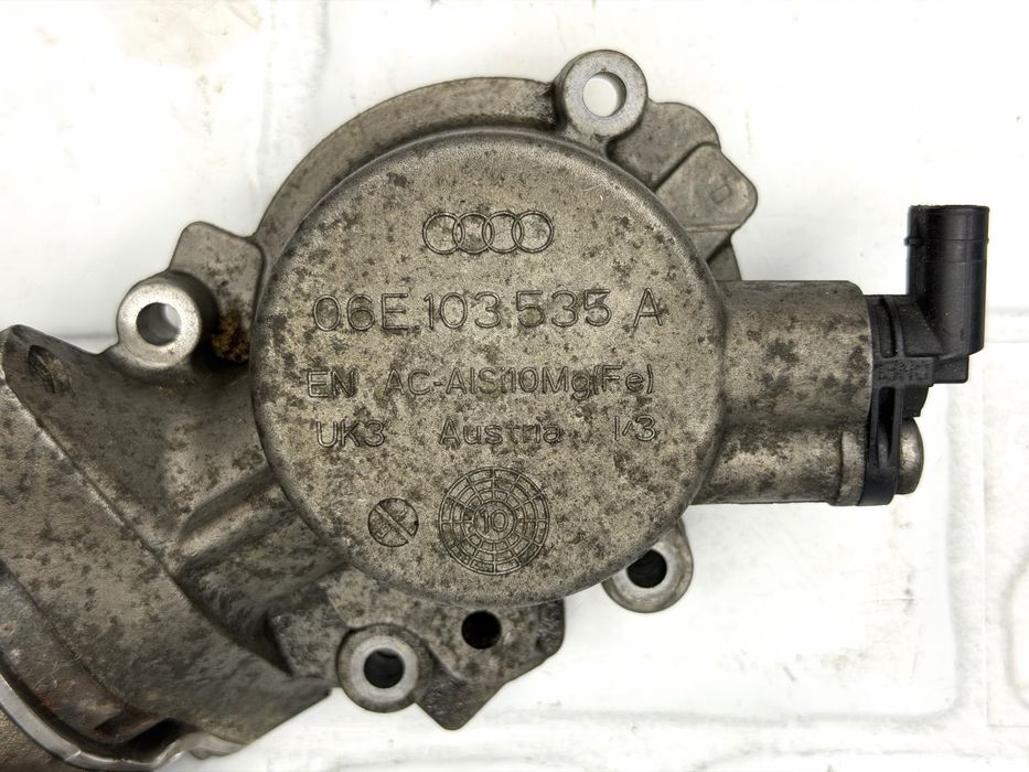 Помпа високо налягане AUDI 3.0TFSI 07L026J 06E103535A