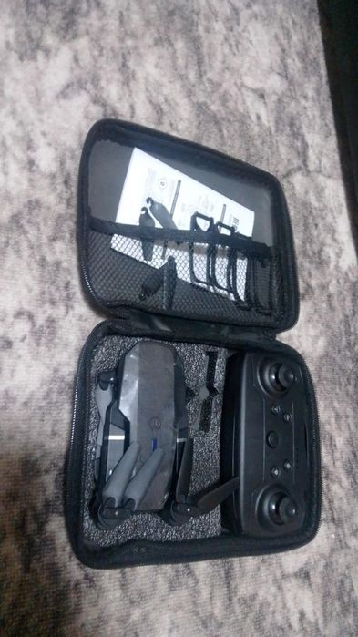 Продам дрон в нулевом состоянии. Модель е88