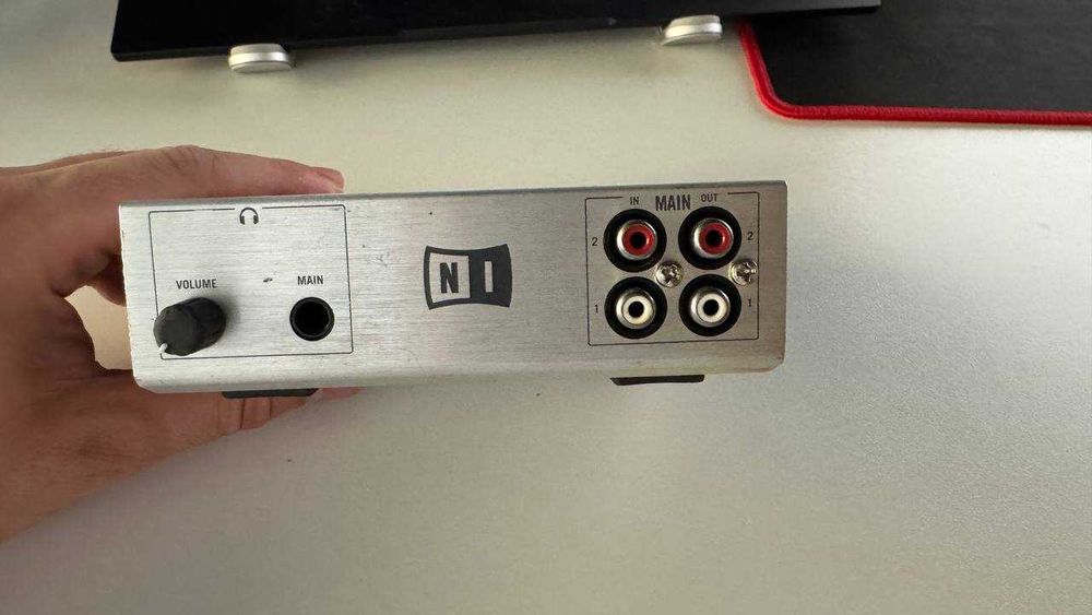 Аудио интерфейс Traktor audio 6