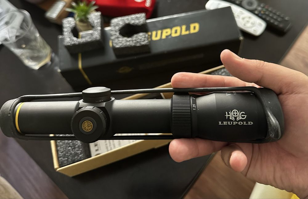 Чисто нова оптика Leupold VX-Hog 1-4x20 (Pig-Plex)