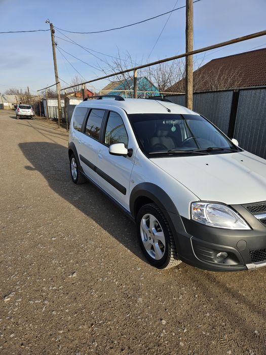 Продам Ларгус Кросс 2018 года 5 местая