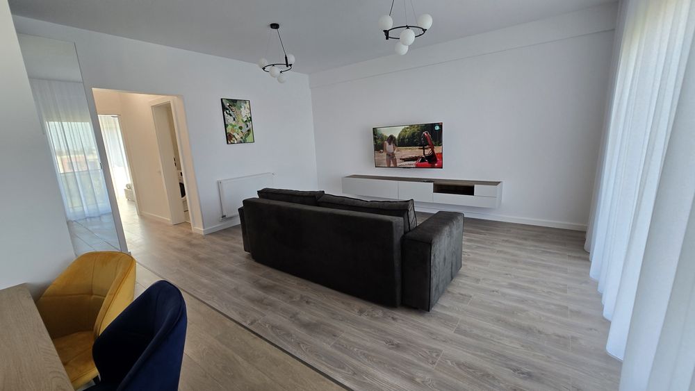 Inchiriez apartament 2 camere, zona Kamsas, et 3/3 cu loc parcare