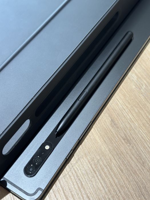 Samsung Galaxy Tab S8 Ultra + Keyboard Cover + 65W зарядно – ТОП състояние
