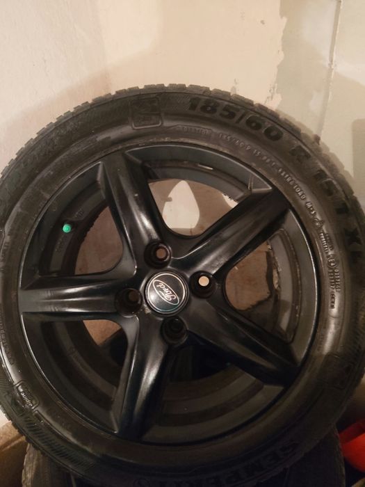 Roti/Jante Aliaj Negru 15"Ford+Anvelope iarna 185/60/R15(Fulda&Semperit)