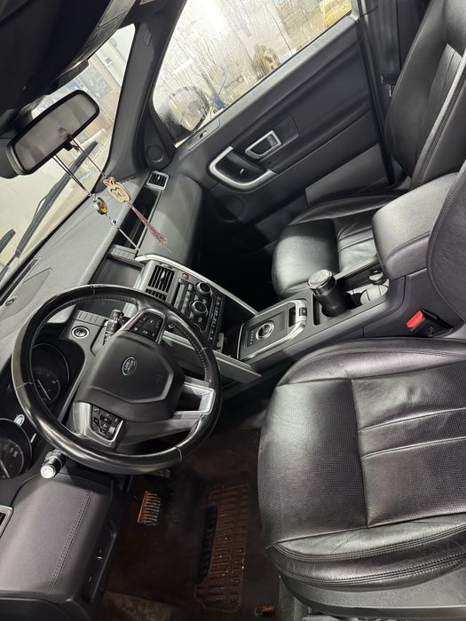 Кроссовер Ланд Ровер Дискавери Спорт