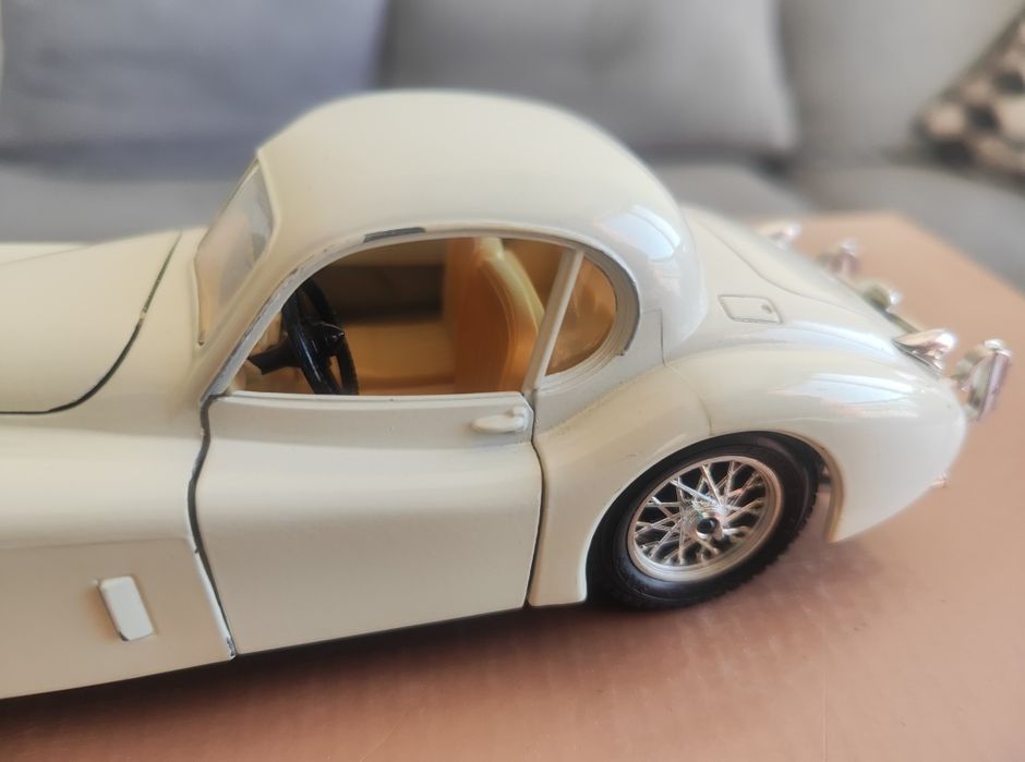 Jaguar xk 120 - Bburago
