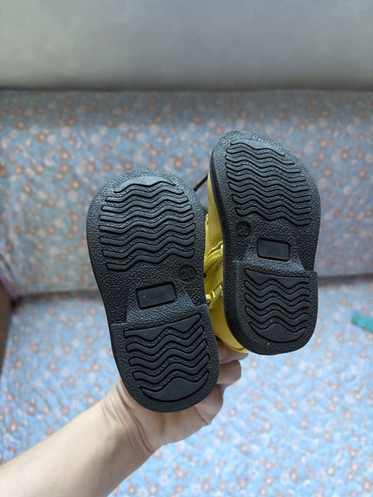 Продам обувь девочке