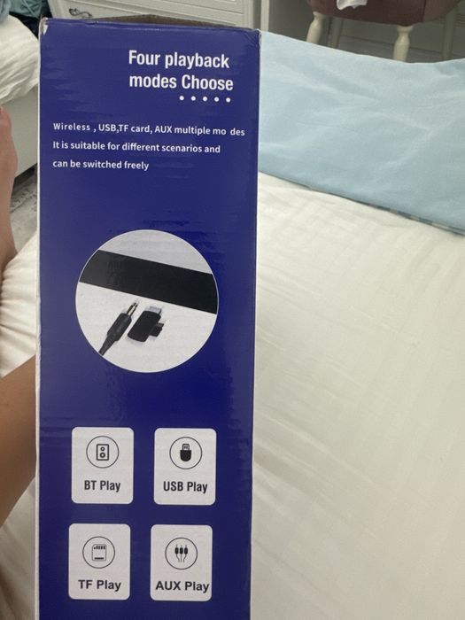 Led wireless chaeging speaker