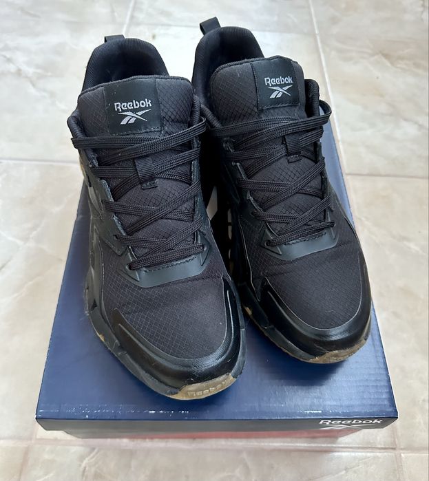 Adidasi Reebok Vector
