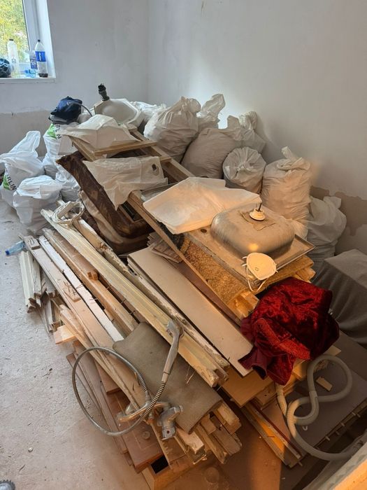 OFERIM servicii complete de ridicat moloz  deșeuri mobilier vechi