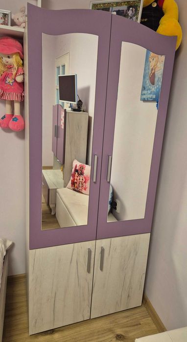 Комплект обзавеждане за детска стая. Легло, гардероб, бюро и скрин