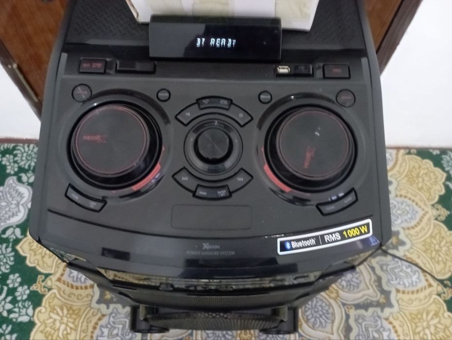 Lg X BooM muzikalniy sentr