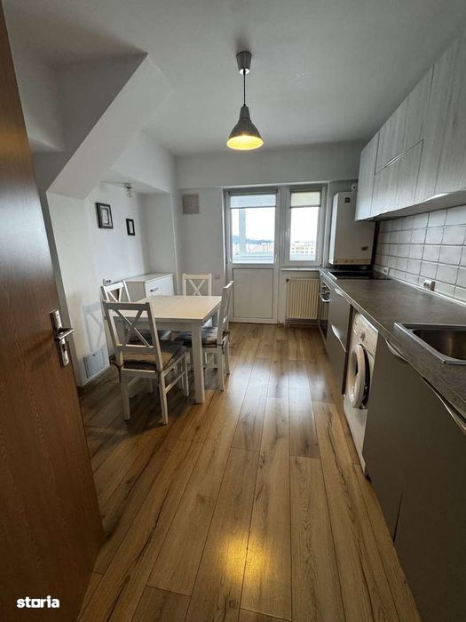 Apartament 3 camere decomandat, cu balcon, Brasov