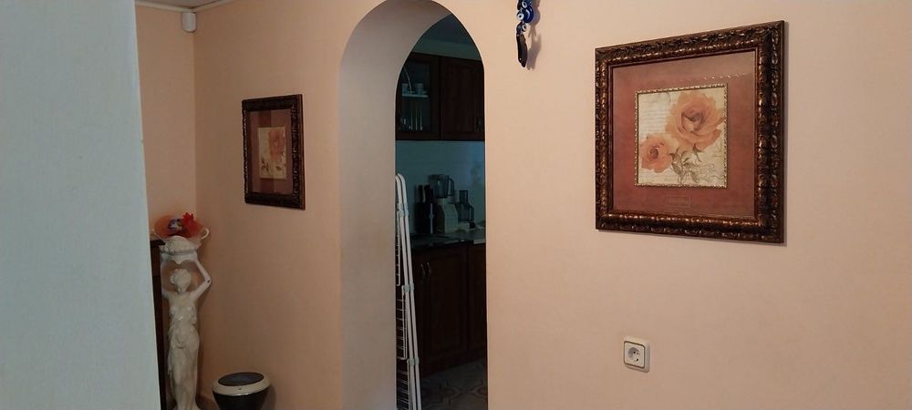 Продава масивна къща в гр. Ловеч, кв. Вароша